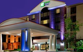 Holiday Inn Express Hotel & Suites Chesapeake